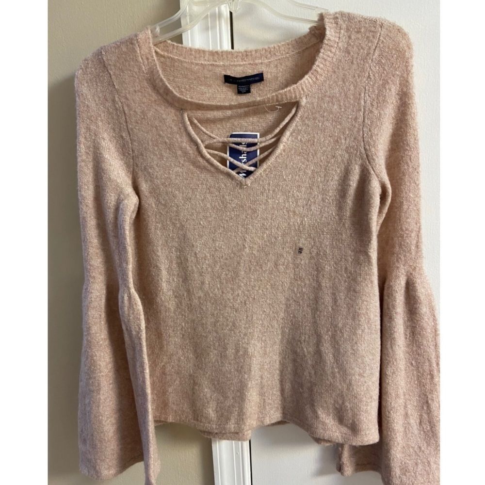 AMERICAN EAGLE OUTFITTERS NWT Bell Sleeves Top…